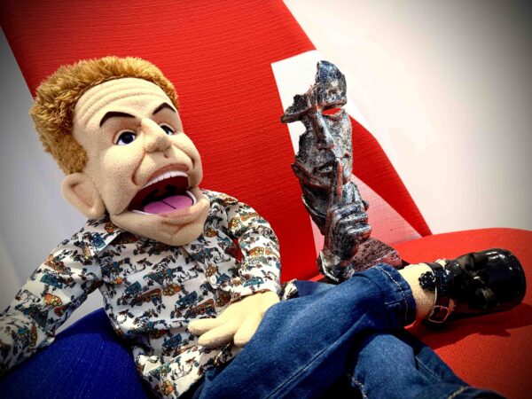 Shushy Shushy Statue Pre Order - Image 3